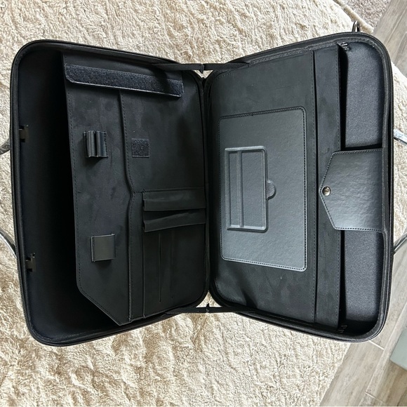 Worky Office Everywhere Laptop Portable Briefcase Organizer - Picture 8 of 11